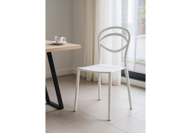 Пластиковый стул Simple white (44x55x85)
